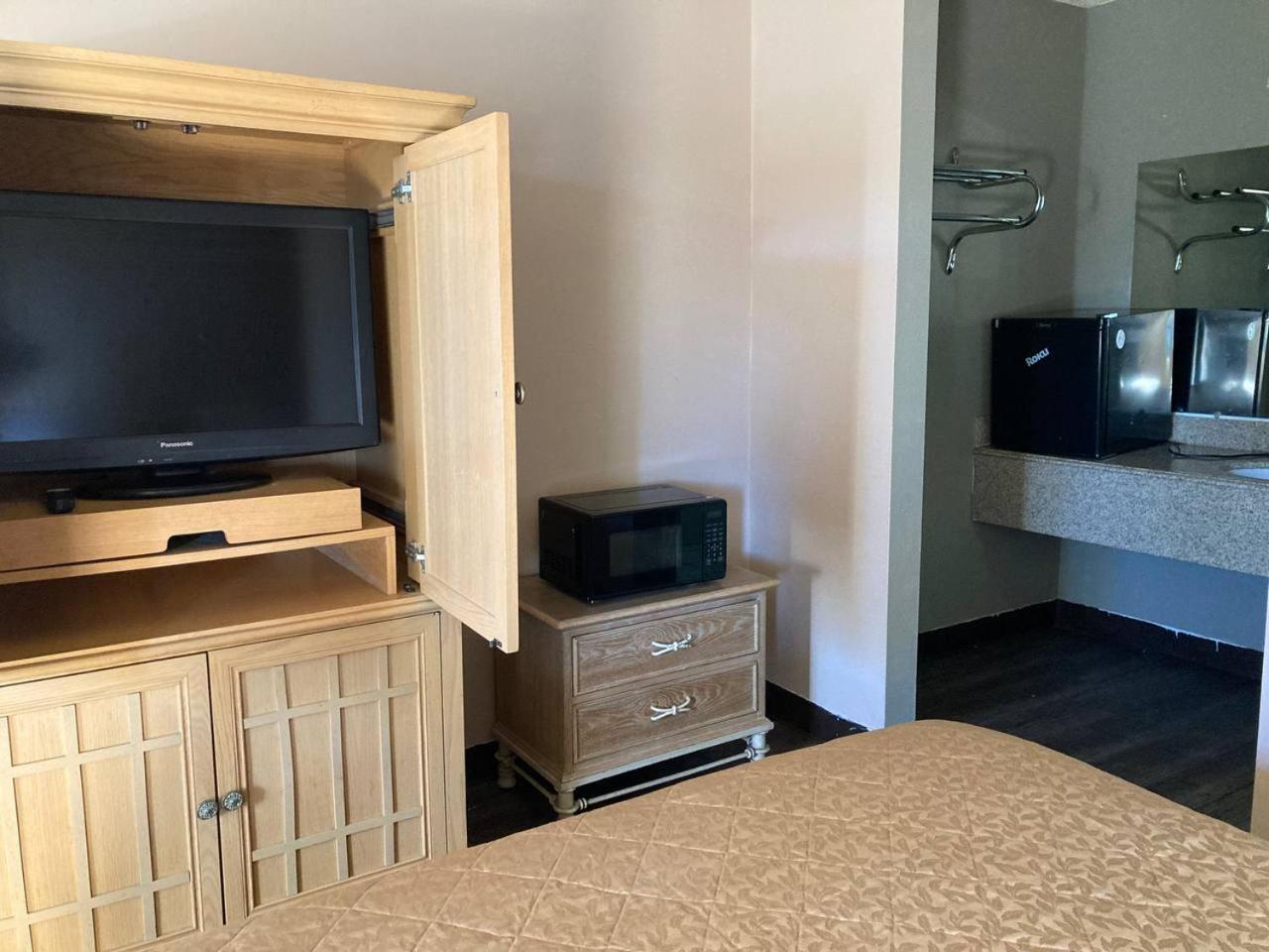 Tree Inn & Suites Albuquerque Extérieur photo